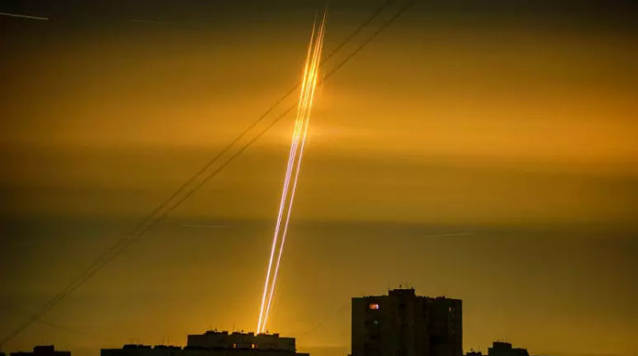 Laut US-Geheimdienst kauft Russland Artilleriegranaten und Raketen aus Nordkorea