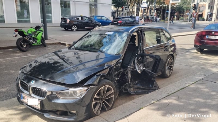 Viyana şehir merkezinde yarış yapan iki araç bir kadının ölümüne neden oldu