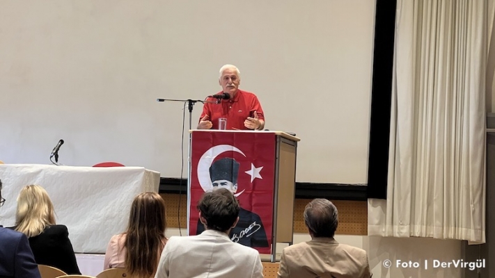 Viyana | Süleyman Çelebi 12 Eylül Darbe Paneline katıldı