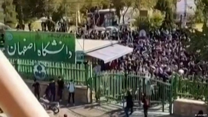 Iran: Zusammenstöße an der Universität führen zur Aussetzung des Unterrichts