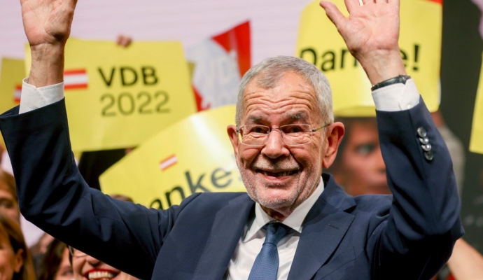 Köşe yazıları | Van der Bellen bir kez daha cumhurbaşkanı seçildi