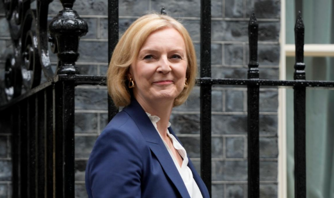 Liz Truss tritt nach Tory-Revolte als Premierministerin zurück