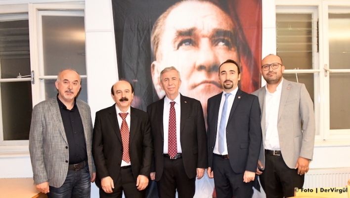 Mansur Yavaş Viyana’da CHP’lilerle bir araya geldi