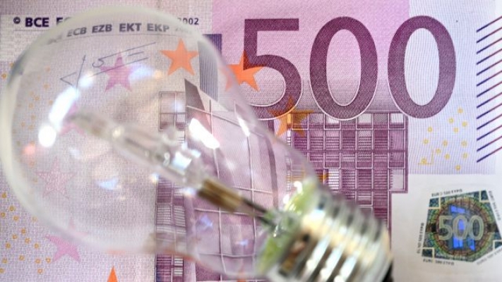 Müracaat edenler yıllık 416 Euro elektrik fiyat indiriminden yararlanacak!