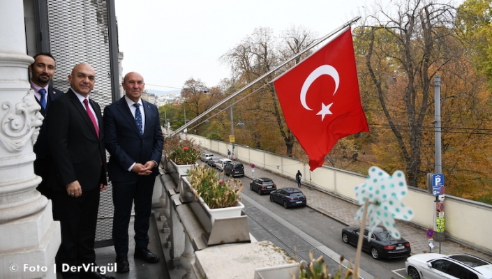 Tunç Soyer Viyana Büyükelçiliğini ziyaret etti