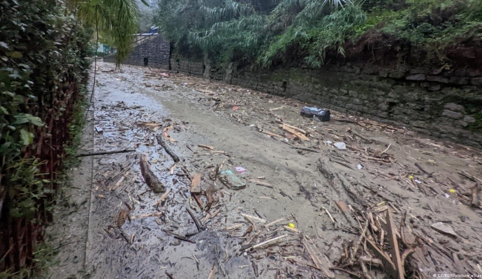 13 Vermisste nach Erdrutsch auf der italienischen Insel Ischia durch sintflutartigen Regen