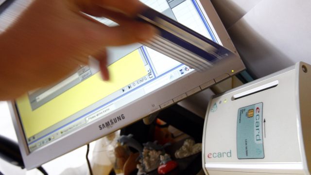 E-kart sisteminde arıza | Hastalar bekliyor