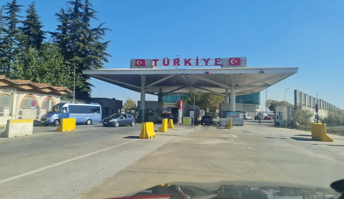 Araçlarını Türkiye’de bırakanlar 31 bin TL`lik ceza yerine 1880 TL`ye ödeyecek
