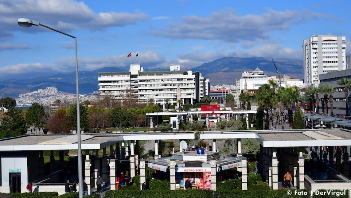 İzmir’e neden ‘Gavur İzmir’ deniliyor?