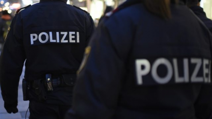Kendi evi diye komşusunun evine girdi | Polis tutuklayarak evden çıkardı