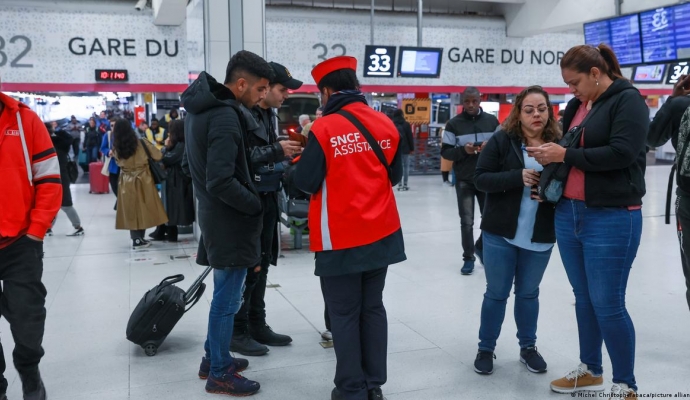 Pariser Verkehrsstreik verursacht Pendlerchaos