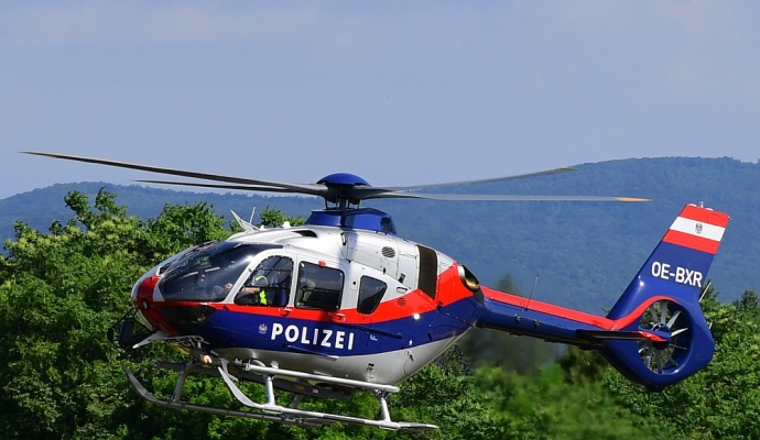 Tulln bölgesinde büyük operasyon | Benzin istasyonu ve iki dükkân soyuldu
