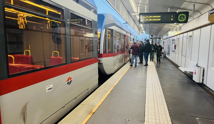Viyana metrosunda Türkçe maske anonsu