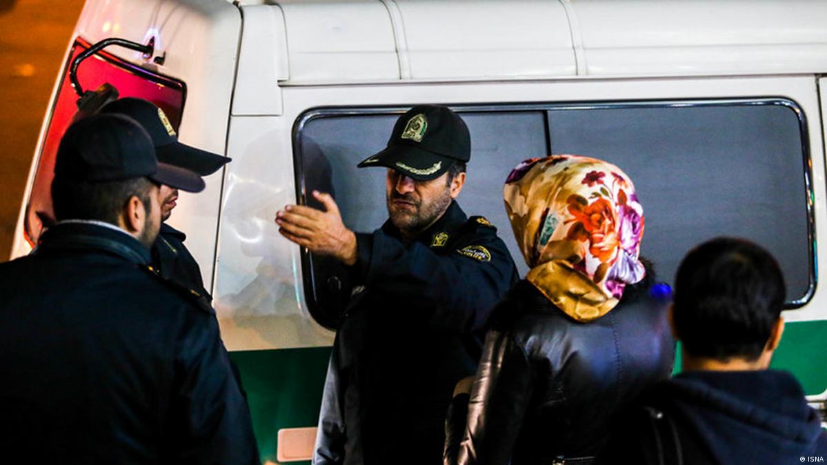 İran’da ahlak polisi lağvedildi
