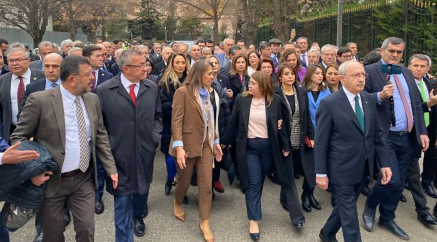 Kılıçdaroğlu, Adalet Bakanlığı’na yürüyerek H.K.G için adalet istedi
