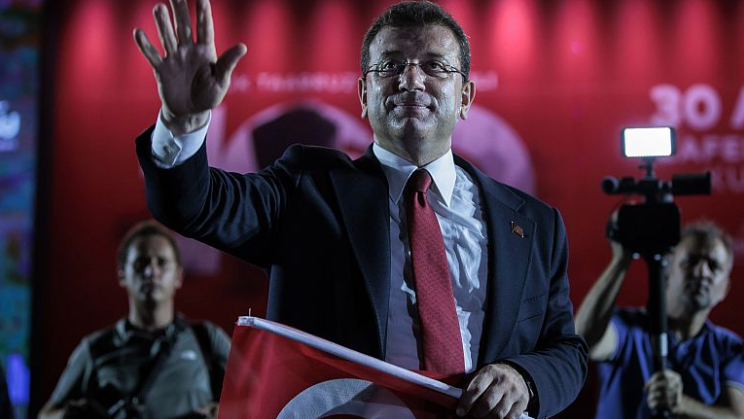 Görevine devam edebilecek mi? Cumhurbaşkanı adayı olabilir mi?