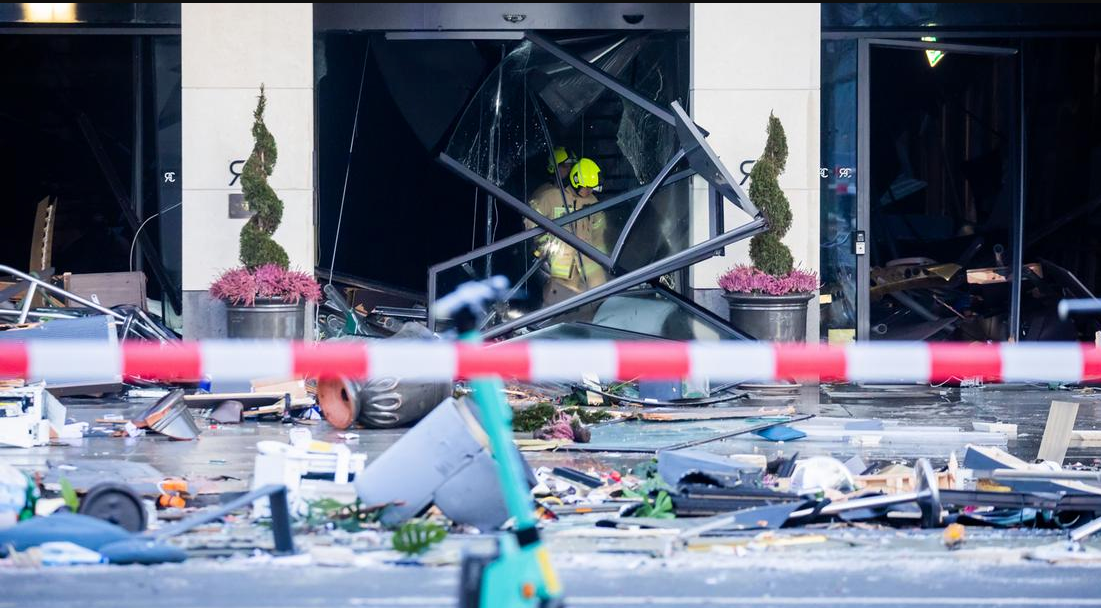 Almanya | Berlin’de devasa akvaryum patladı