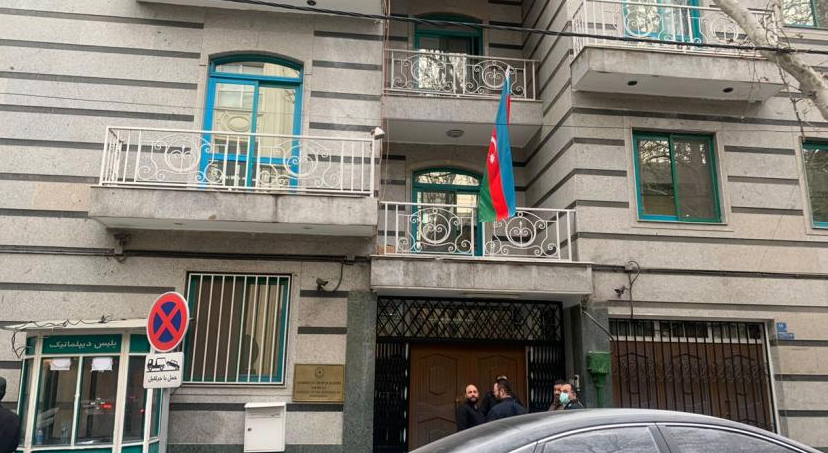 Azerbaycan’ın Tahran Büyükelçiliğine kalaşnikoflu saldırı
