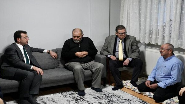 İstanbul Büyükşehir Belediye Başkanı Sinan Ateş’in ailesini ziyaret etti