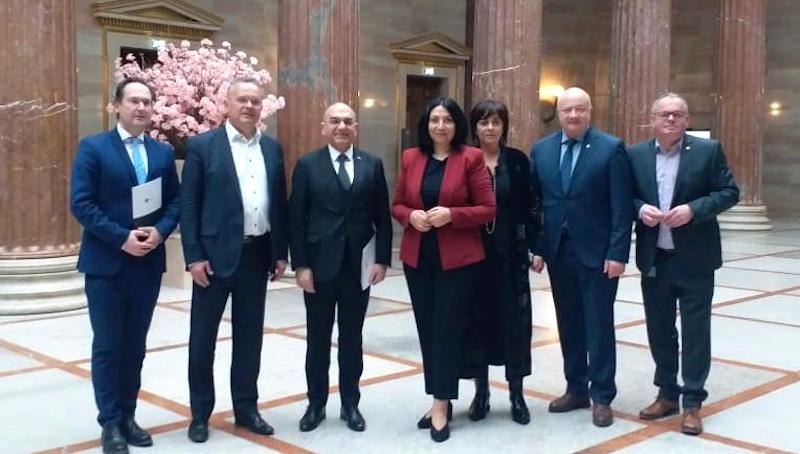 Büyükelçi Ceyhun, Avusturya-Türkiye Dostluk Grubu Oturumuna Katıldı