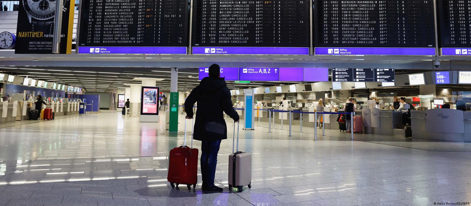 Grev hava trafiğini durma noktasına getirdi | Türkiye’ye deprem malzemesi taşıyan uçaklar grevden muaf oldu