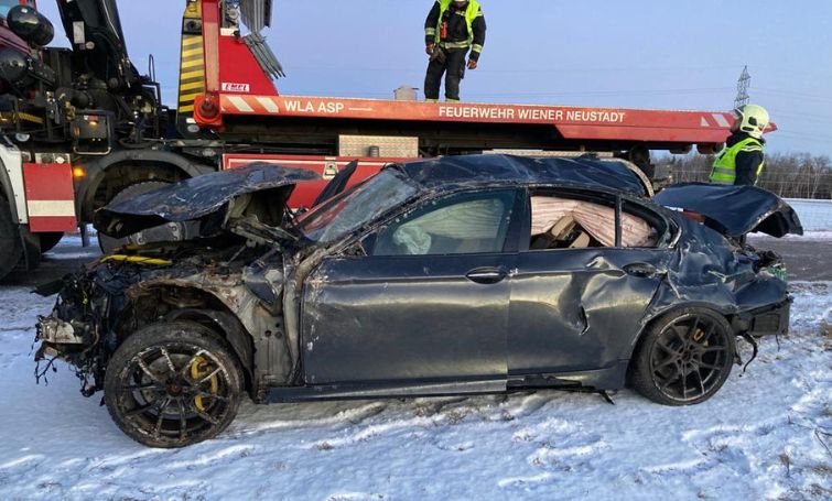 Alkollü sürücü A2 otobanında kaza yaptı, yaralıları bırakıp kaçtı | Helikopterle arandı