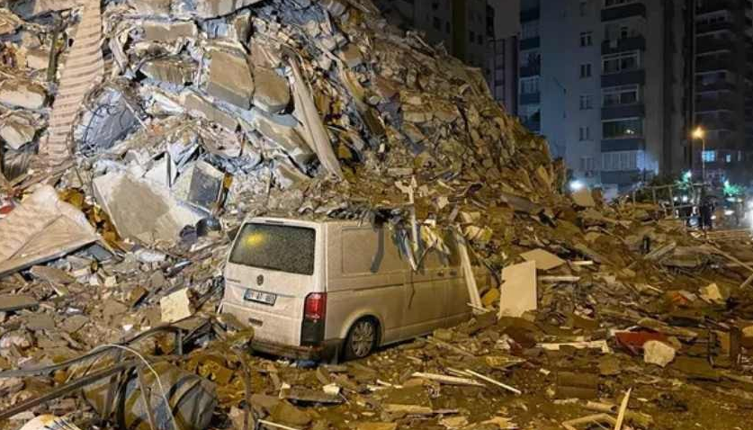 Türkiye’de 7.4 büyüklüğünde deprem!