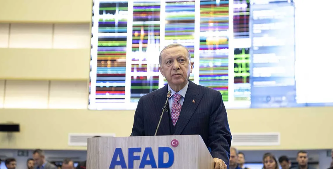 Cumhurbaşkanı, depremin üçüncü gününde bölgeye gidiyor