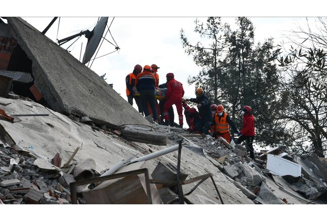 İmza Kampanyası Başlatıldı | “Deprem bölgesindeki akrabalar Avusturya’ya getire bilinsin”