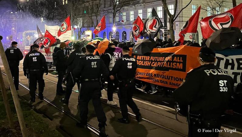 Viyana Akademik Balo, binlerce kişi tarafından protesto edildi