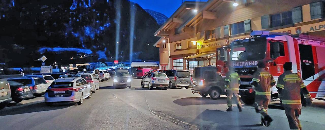 Helikopter destekli 100’e yakın acil servis görevlisi kayıp kadını aradı