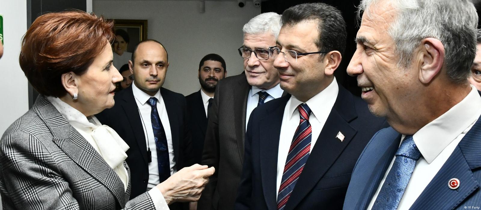 Akşener altılı masaya döndü