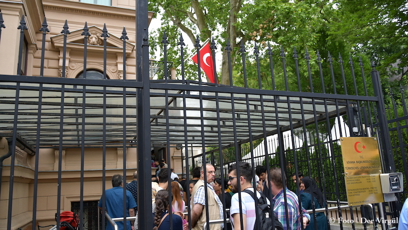 YTB’nin yurt dışı seçmenler için hazırladığı internet sitesi hizmete açıldı
