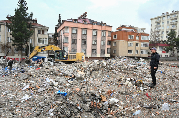 36 kişinin öldüğü Ezgi Apartmanı’na ilişkin bilirkişi raporu hazırlandı | Kolon kesilmiş
