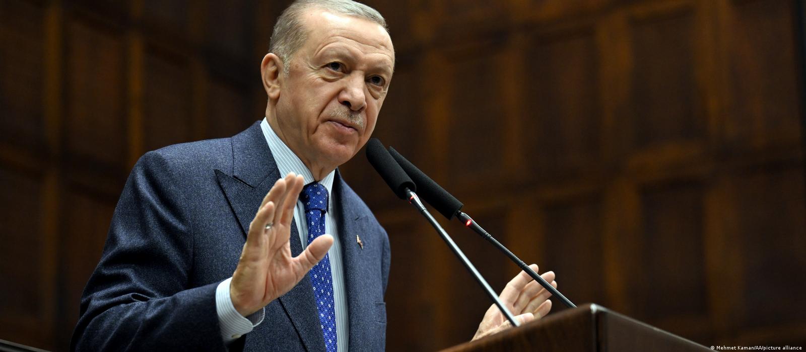 AK Parti seçim beyannamesini açıkladı