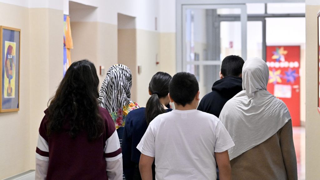 Okullarda Müslümanların incelenmesi eleştiriye neden oldu