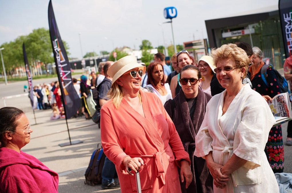 Bugün bornozlarıyla gelen herkes [Kaplıca] Therme Wien’e ücretsiz girecek