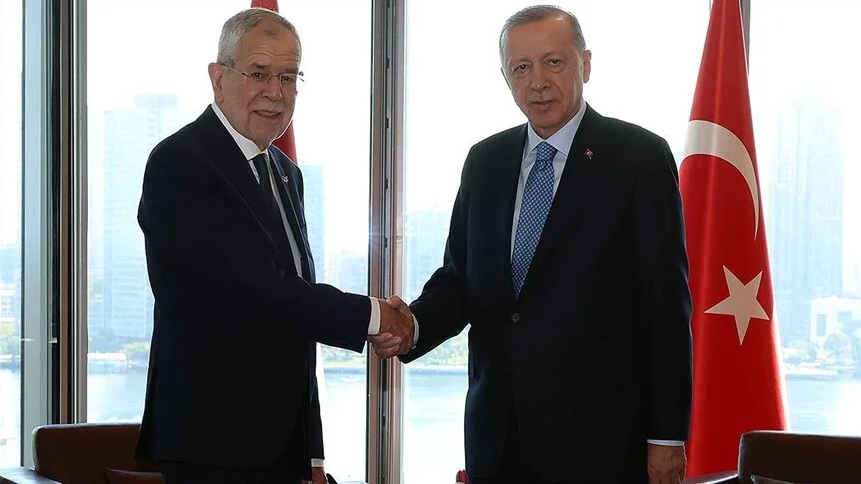 Avusturya Cumhurbaşkanı ve Başbakanından Erdoğan’a tebrik mesajı