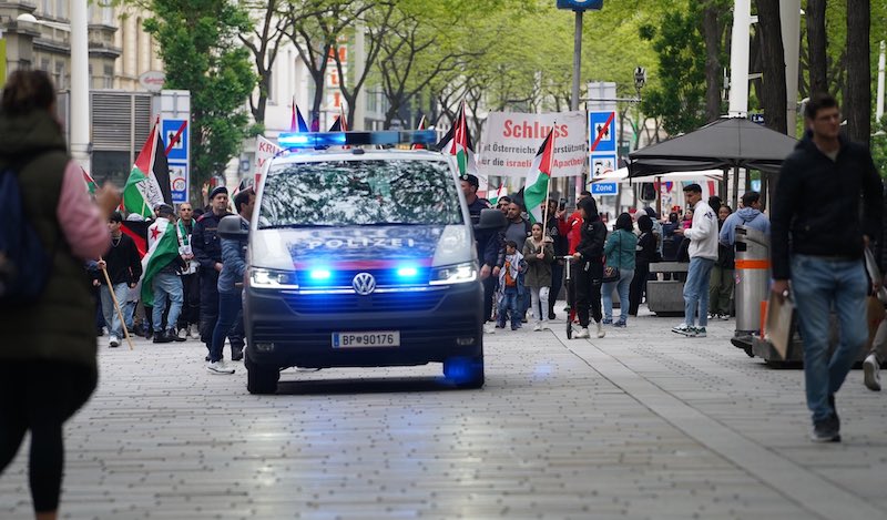 Viyana’da İsrail karşıtı yürüyüş