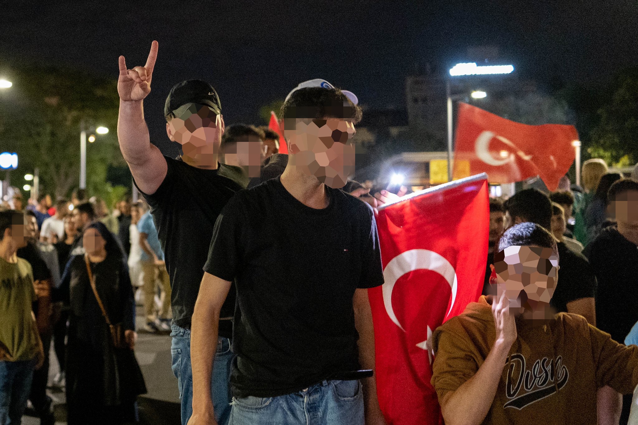 Avusturya’da gündem | Yasaklı semboller, abartılı kutlamalar