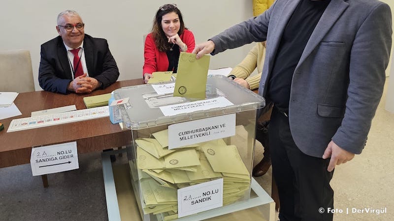 Avusturya seçmeni bugün sandığa gidiyor