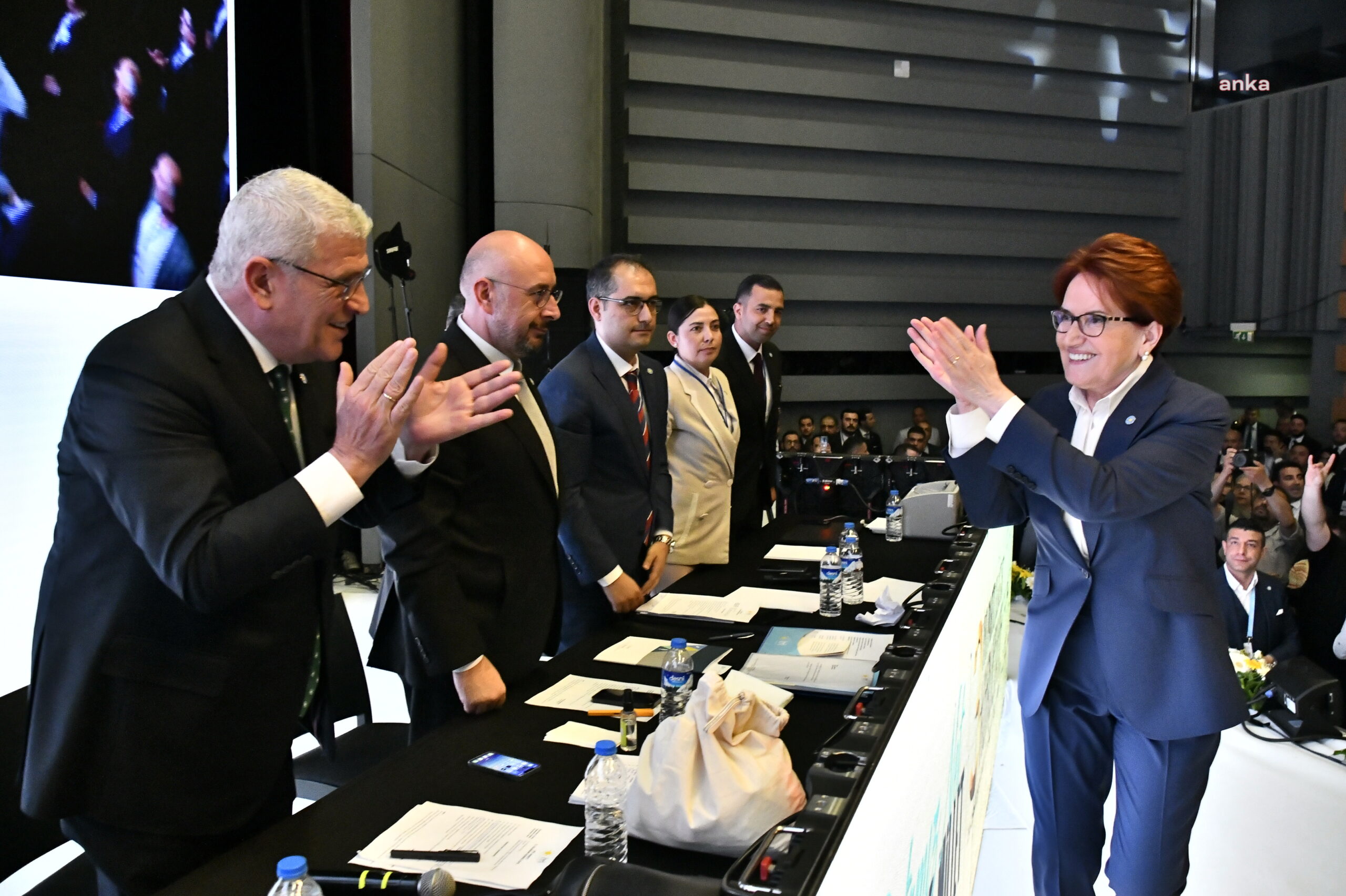 Akşener, yeniden genel başkanı seçildi