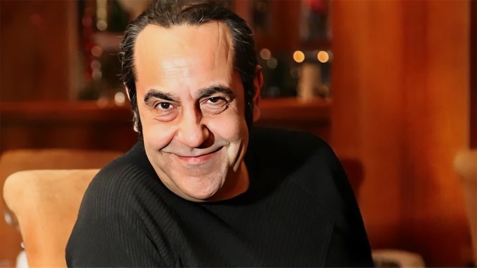 Özkan Uğur hayatını kaybetti