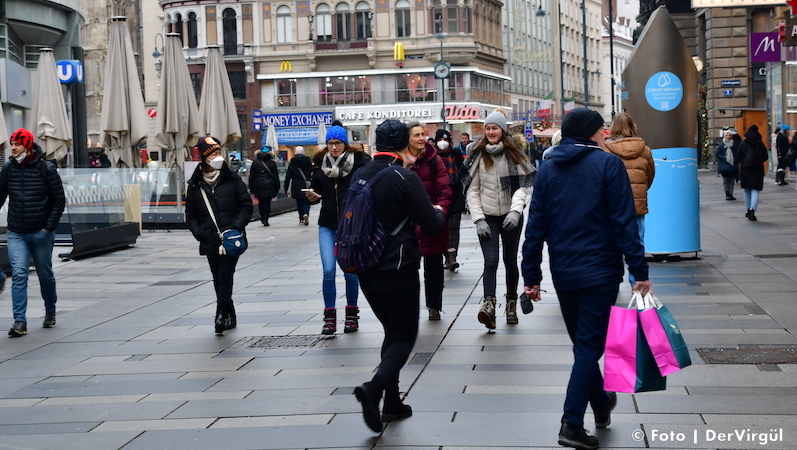 8 Aralık 2023’te [bugün] mağaza açılış saatleri