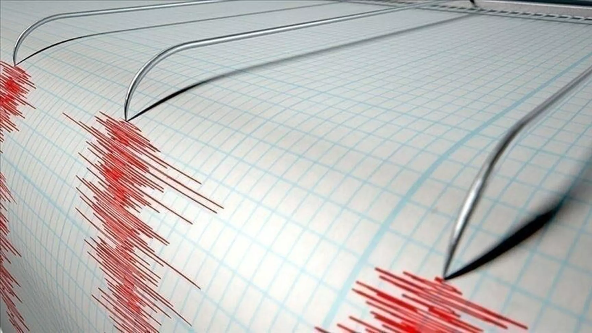 İzmir’de 4 büyüklüğünde deprem