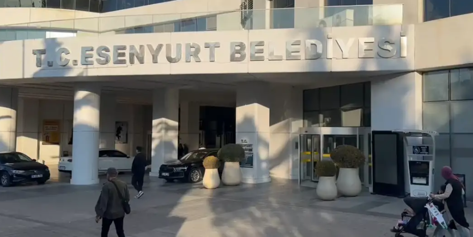 Esenyurt Belediye Başkanı Ahmet Özer’in yerine kayyum atandı