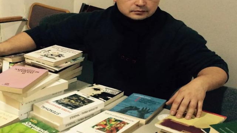 Bilgi seni ayrıştırır insandan