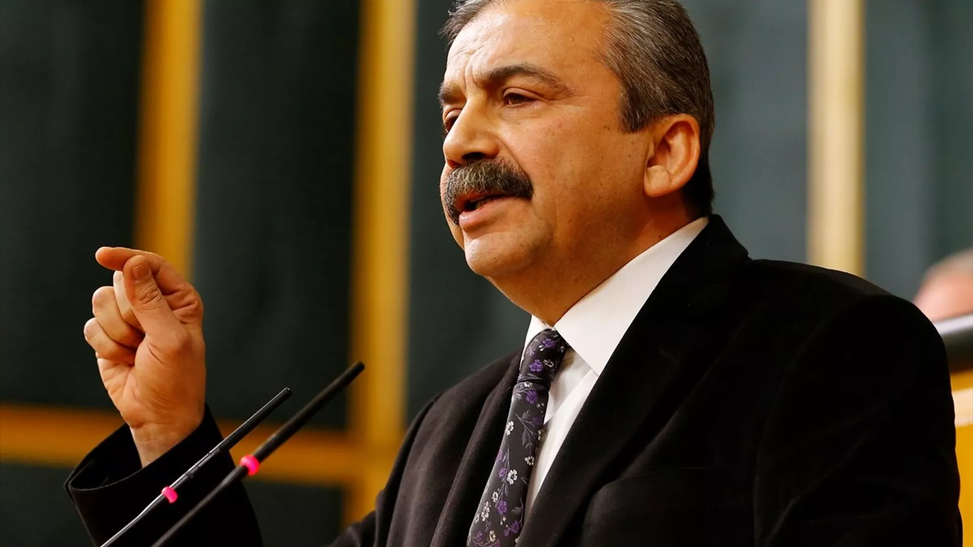 Sırrı Süreyya Önder’in sağlık durumu ciddiyetini koruyor