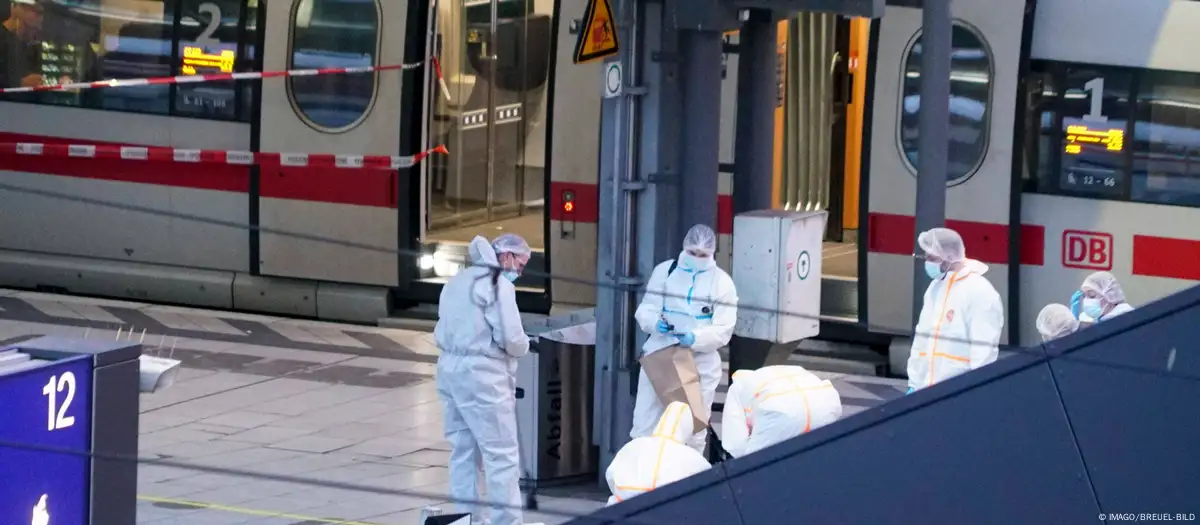 Tren istasyonunda bıçaklı saldırıda 18 kişi yaralandı