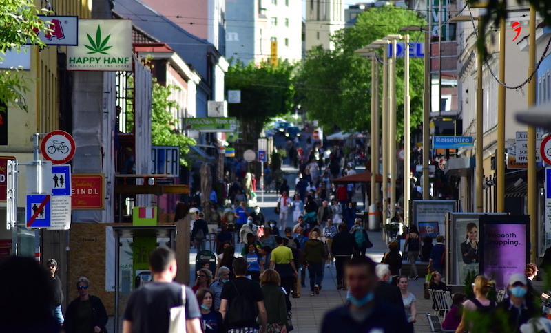 Avusturya’da bir haftada geçen yasa, bir ömürlük planları bozdu